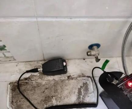 武强屋顶漏水维修公司分享下卫生间漏水的危害及解决方法